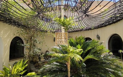 Fantástica villa con gran parcela, con privacidad y vistas al mar.